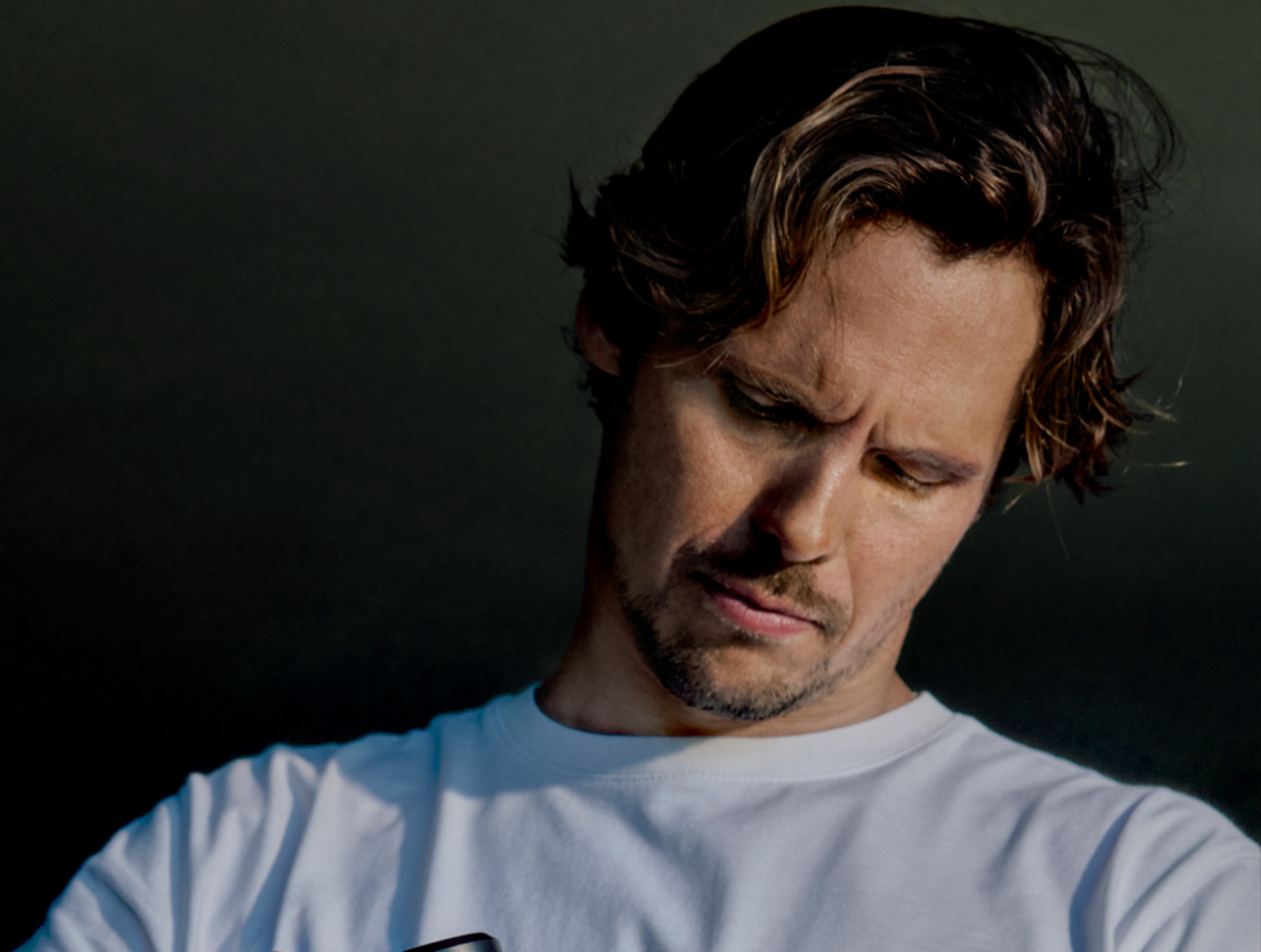 Nic Von Rup, surfista, protagoniza campanha internacional da Sisley e representa Portugal