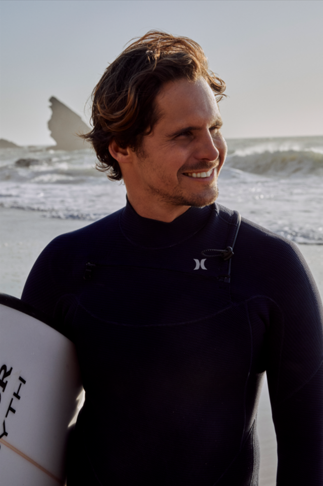 "O meu surf é português, e sinto-me profundamente português"