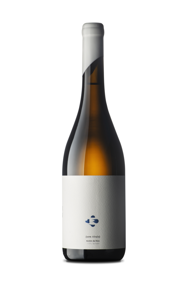 Um branco de Castelão (75%), Touriga Nacional (15%) e Cabernet Sauvignon (10%). Seco e pujante. O Rosé, por sua vez, tem Touriga Nacional e Aragonês (55-45%) e uma força incrível. Longe de serem consensuais, são ambos surpreendentes e arrebatadores. Preço: 34 e 35 euros