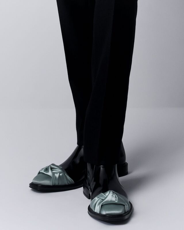 Sapatos Palmarès, peça central da coleção Winter 2025-2026 da Dior por Jonathan Anderson