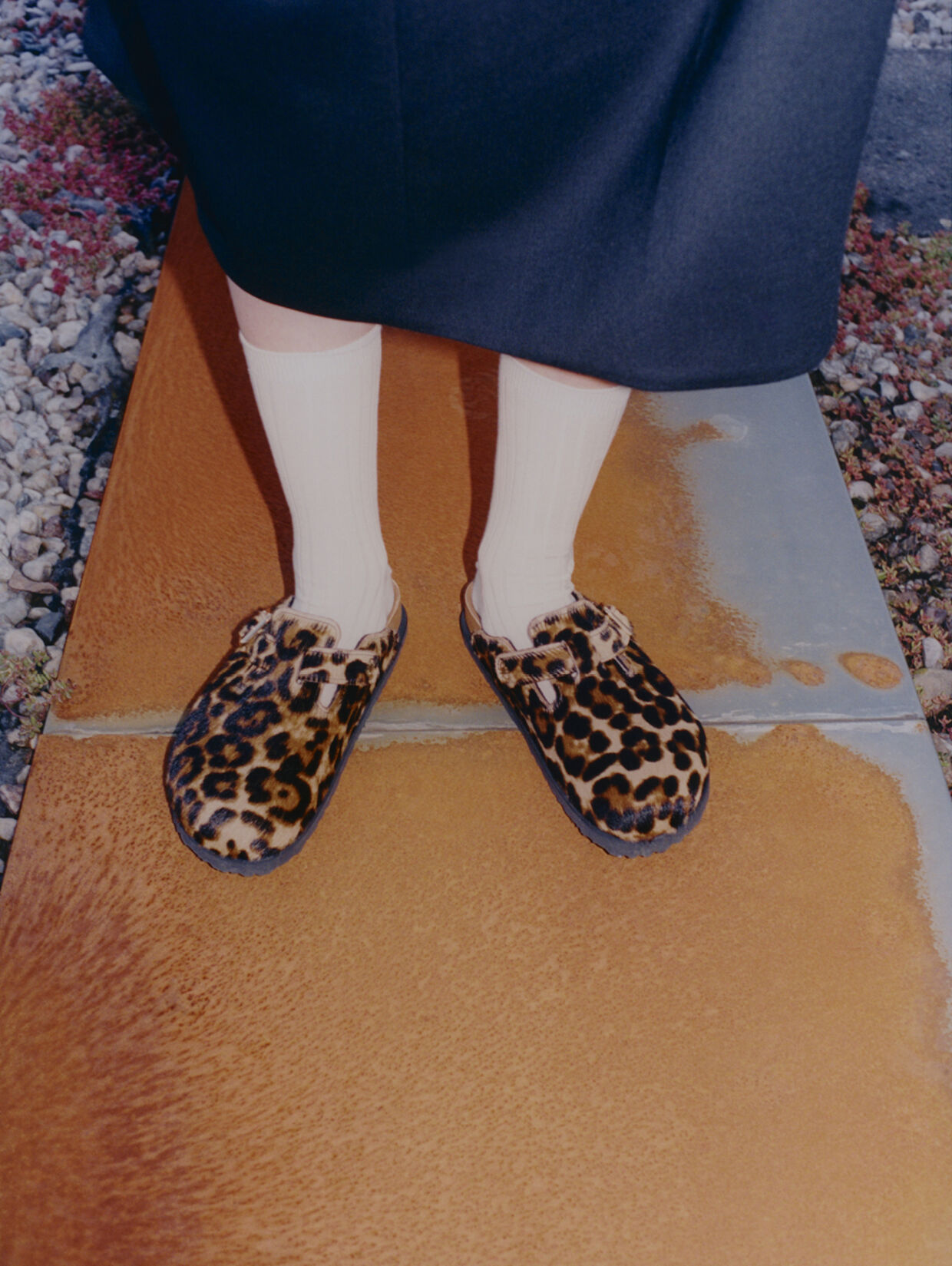 Birkenstock 1774 celebra a noite de Berlim com modelos icónicos em texturas ricas e ousadas