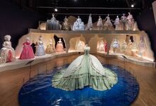 Joias e vestidos de Marie Antoinette em exposição em Londres