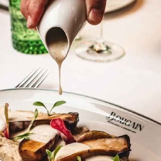 Bougain. O novo refúgio mediterrânico da Avenida da Liberdade 