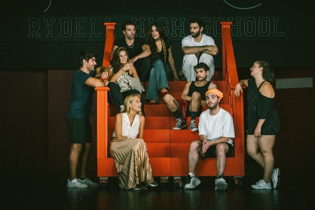 Elenco de "Grease" apresenta nova versão do musical para este fim de semana