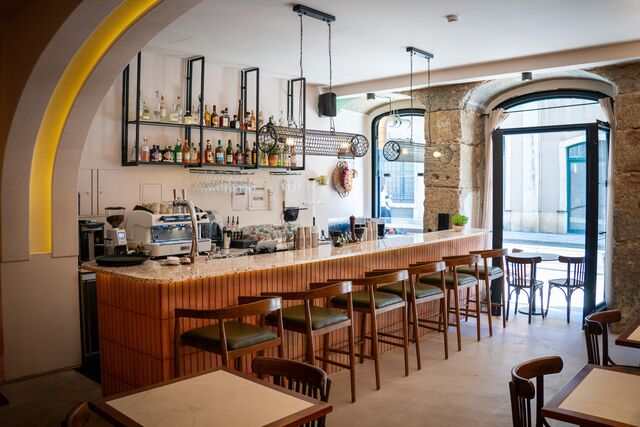Interior do MaÍda, restaurante de alma libanesa em Lisboa