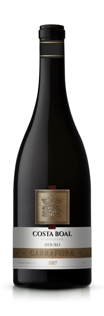 Costa Boal Garrafeira Tinto 2017. Edição limitada a 960 garrafas. Preço: 130 euros.