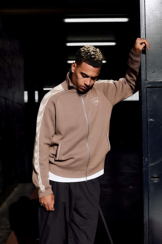 Blusão T7 da Coleção PUMA x Represent