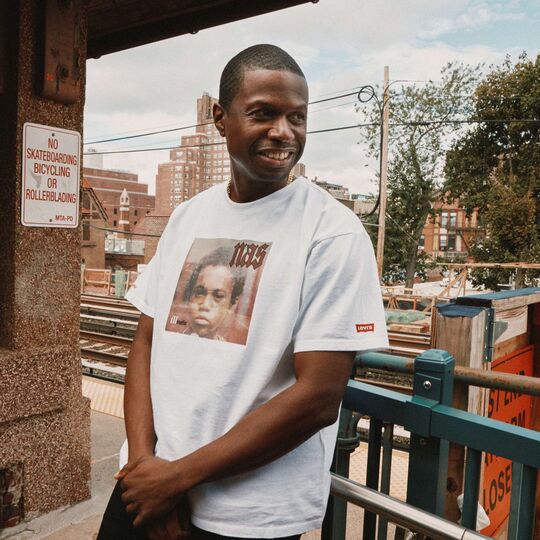 O "vibe" de Queens e do hip-hop na nova coleção Levi’s x Nas