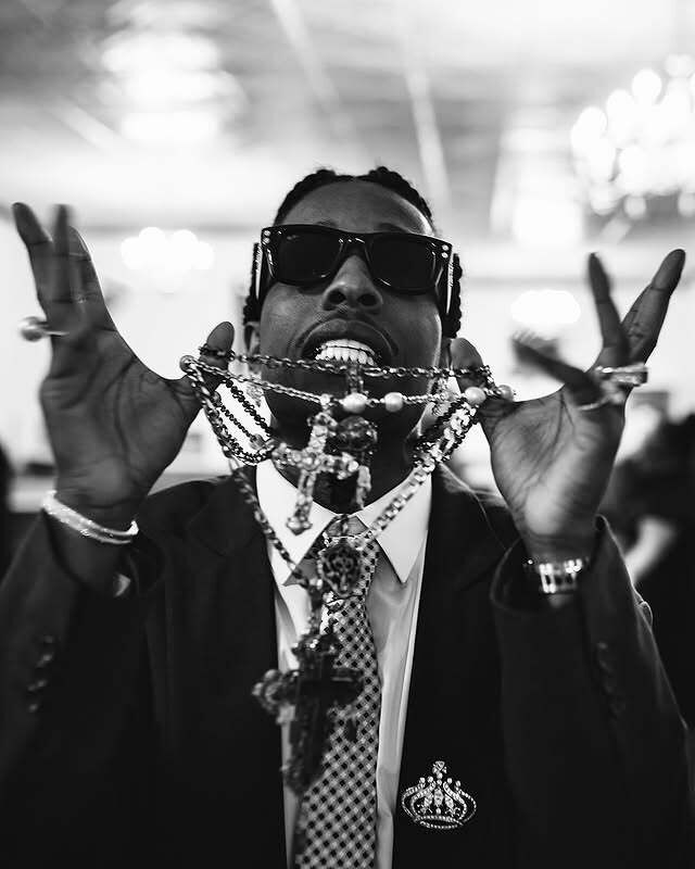 A$AP Rocky reinventa os clássicos Wayfarer da Ray-Ban.
