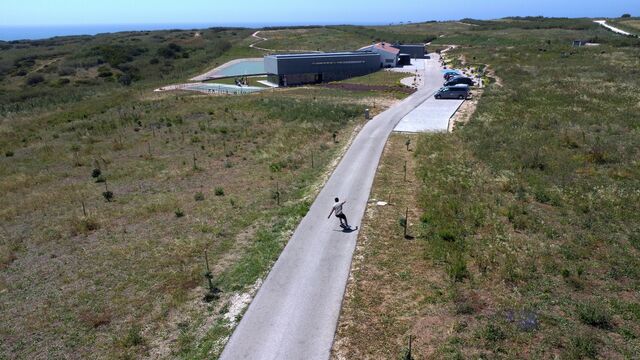 Hotel rural promove movimento e sossego perto da Praia Azul e Santa Cruz.
