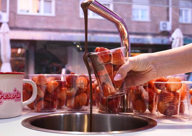 Fresas com chocolate da La Fresería chegam a Aveiro e, em breve, a Lisboa