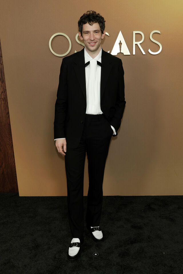 Josh O'Connor em Dior