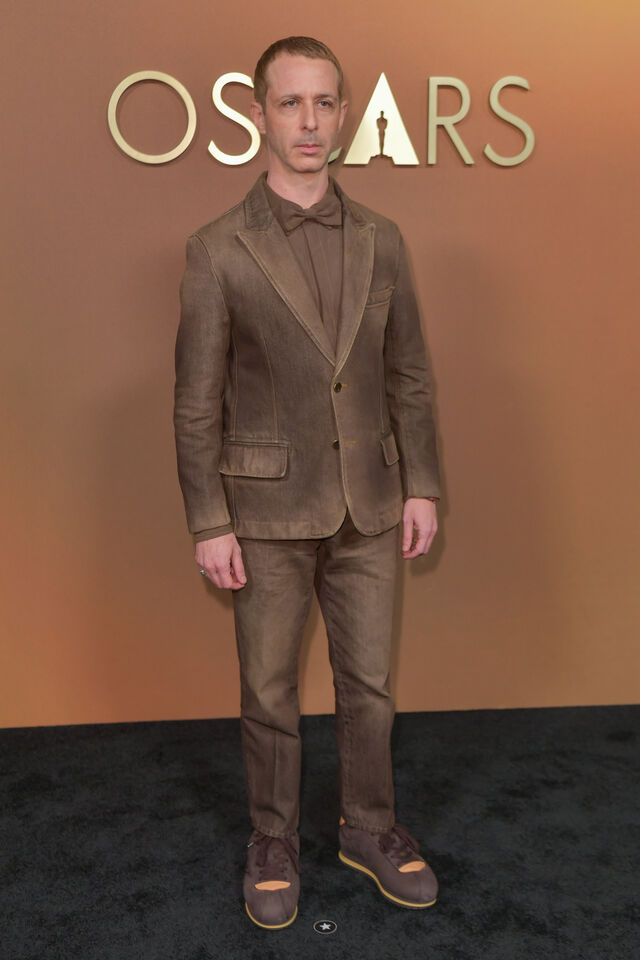 Jeremy Strong em Louis Vuitton