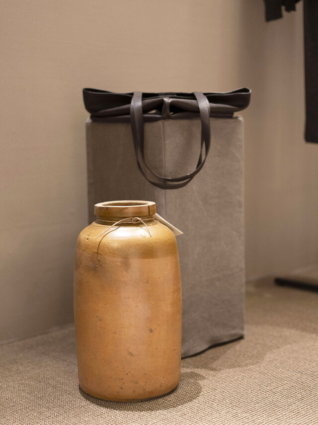 Massimo Dutti celebra elegância em Xangai com design de Xie Ke