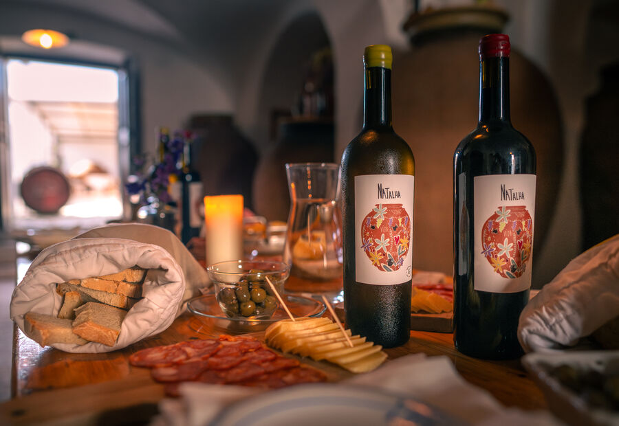 São Martinho: fomos às adegas e provámos o vinho de talha