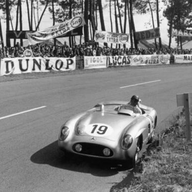 Tesouros sobre quatro rodas: o luxo de sentir a história automóvel