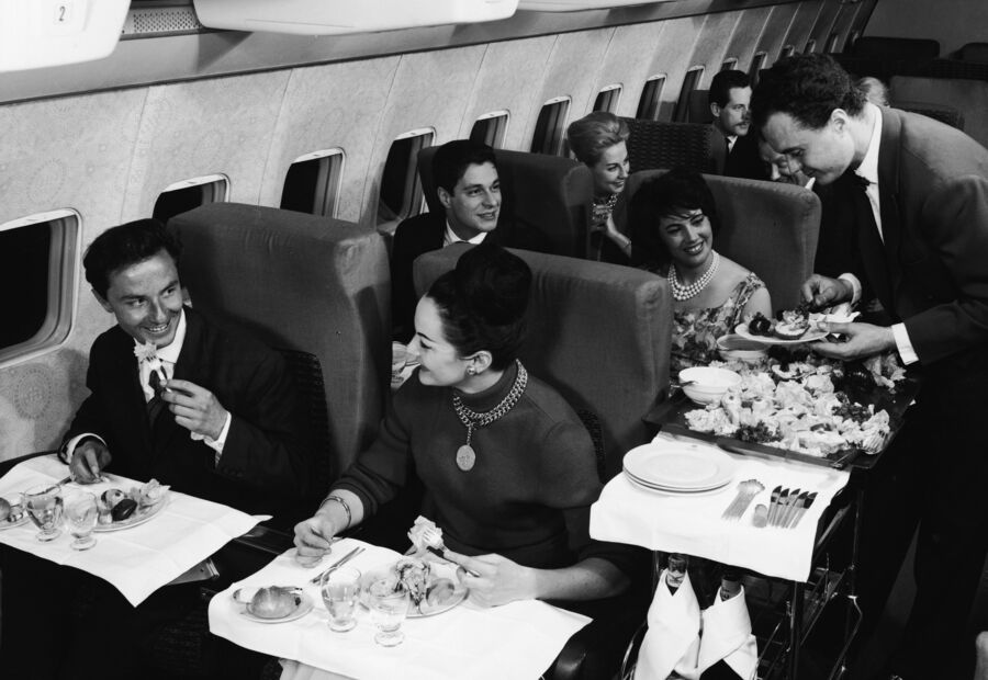 Novos voos. É assim que a first class quer que se esqueça do jato privado