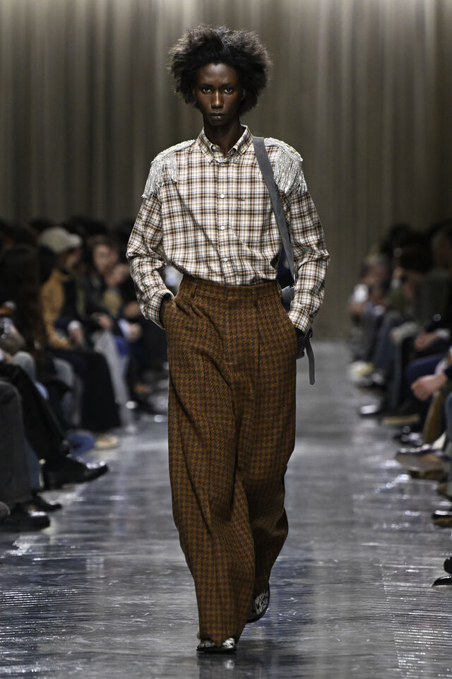 Jonathan Anderson renova a moda masculina na Semana de Moda de Paris