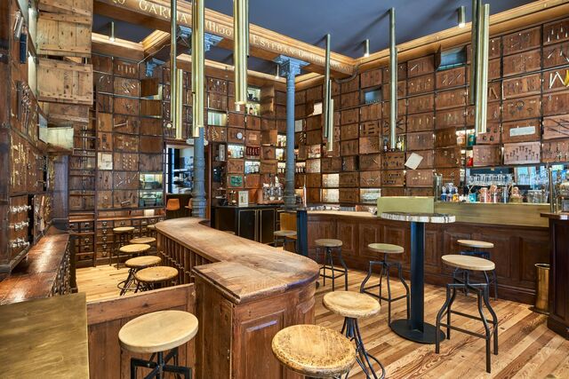 Bar em Madrid com decoração única e ambiente secreto