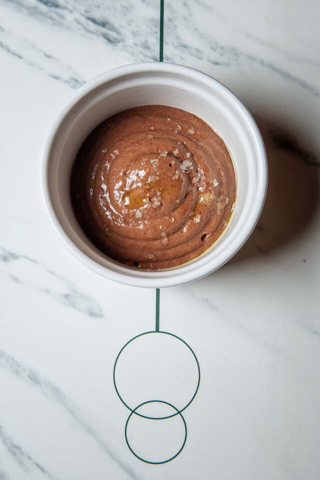 Ljubomir Stanisic convida a provar porções de best-sellers e surpresas do menu