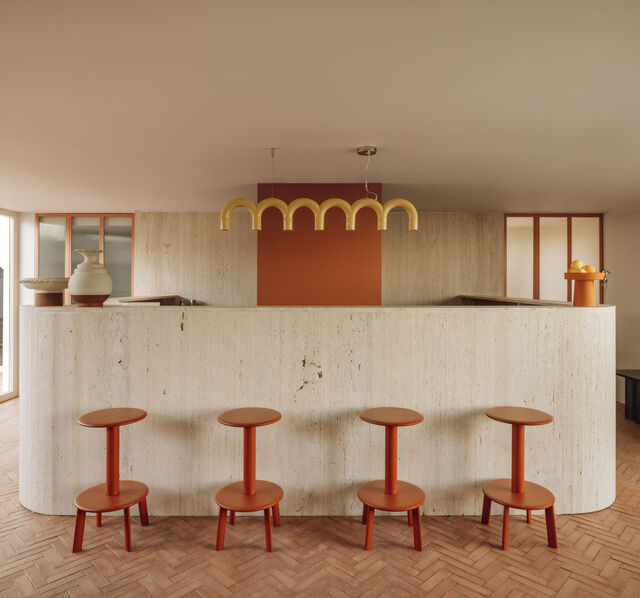 Casa Amarela em Beja oferece estadia de luxo com spa, terraço, piscina e nove quartos